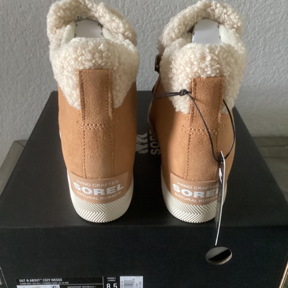 SOREL Women's Out N About Cozy Wedge Booties, size 8.5 - Picture 7 of 9